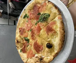 Vegan herbalist pizza